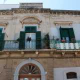 Maria Giuseppa vive a Carbonara, quartiere a sud-est di Bari, non per� in qualche edificio senza balconi di periferia, ma in un palazzotto dell�Ottocento, a pochi passi dalla stazione